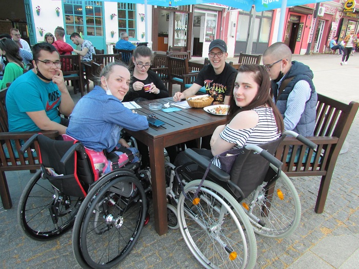 Peer Support sastanak za mlade osobe s invaliditetom i njihove roditelje slika 4